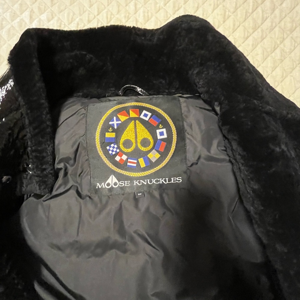 MOOSE KNUCKLES
Moosomin Patent Down Jacket - Picture 11 of 11